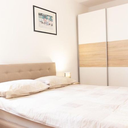 Apartment Centener 罗维尼 外观 照片