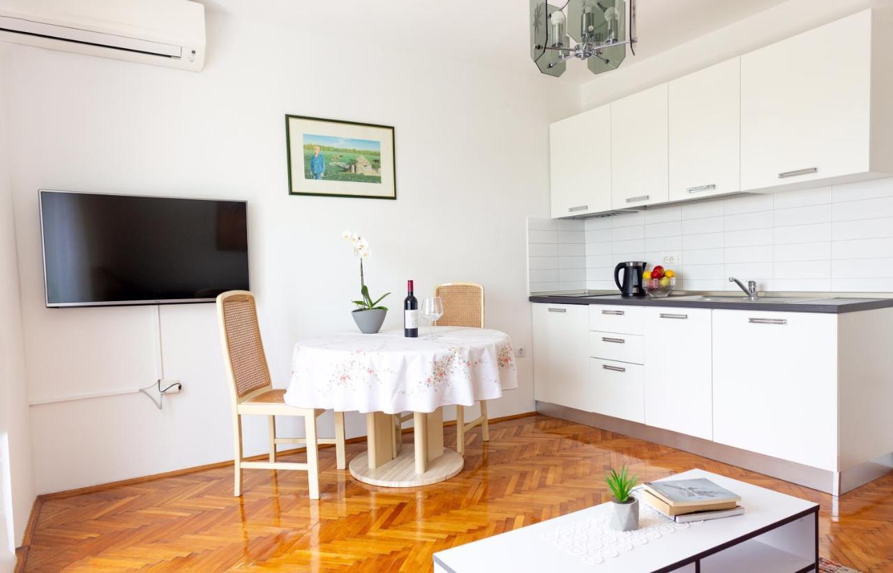 Apartment Centener 罗维尼 外观 照片