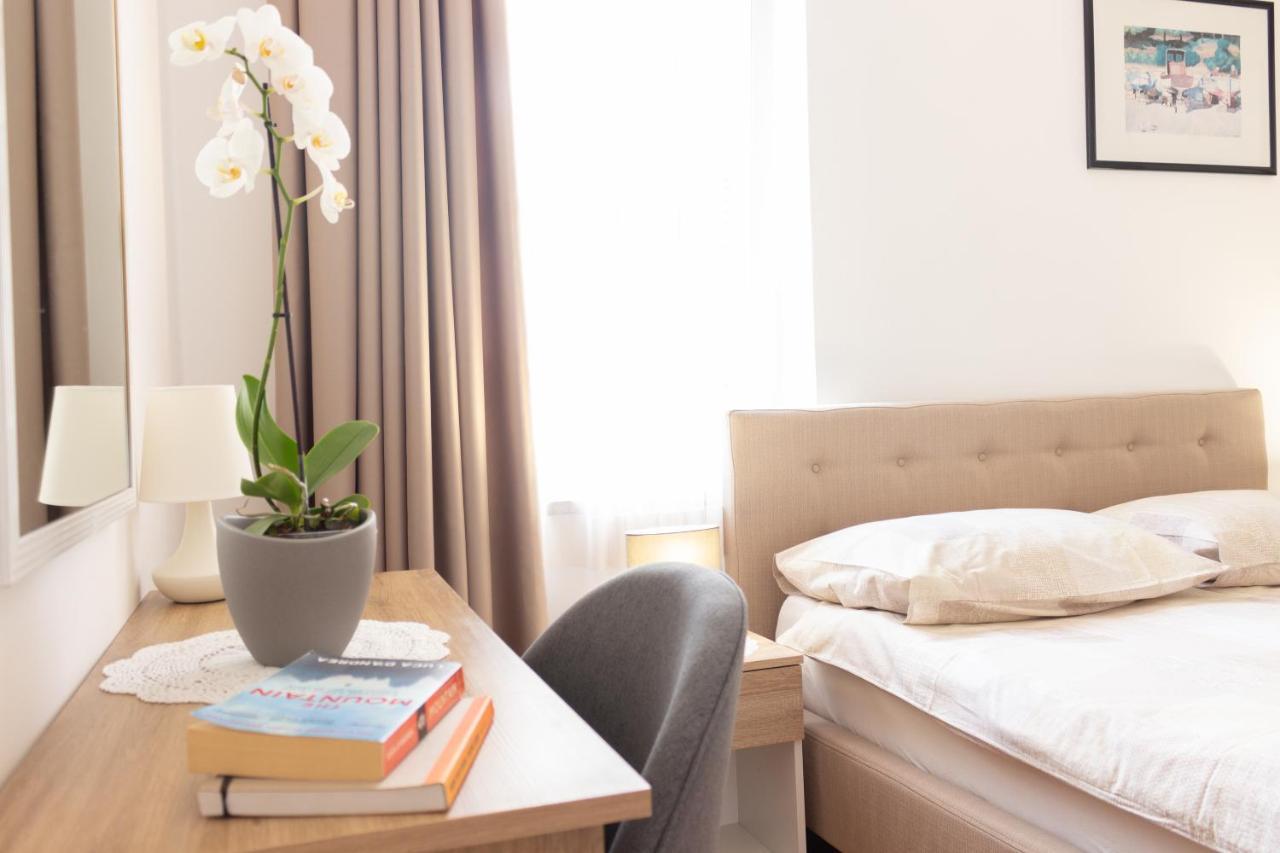 Apartment Centener 罗维尼 外观 照片