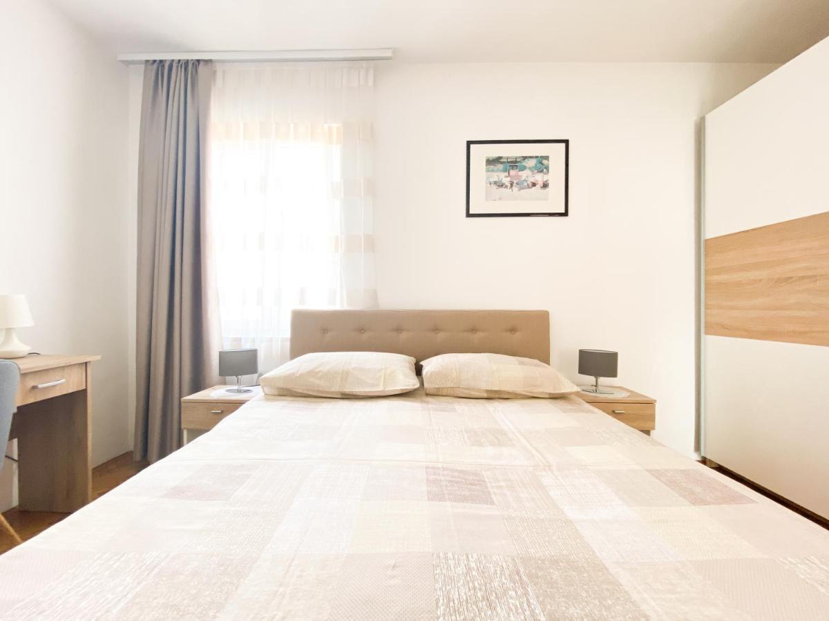 Apartment Centener 罗维尼 外观 照片