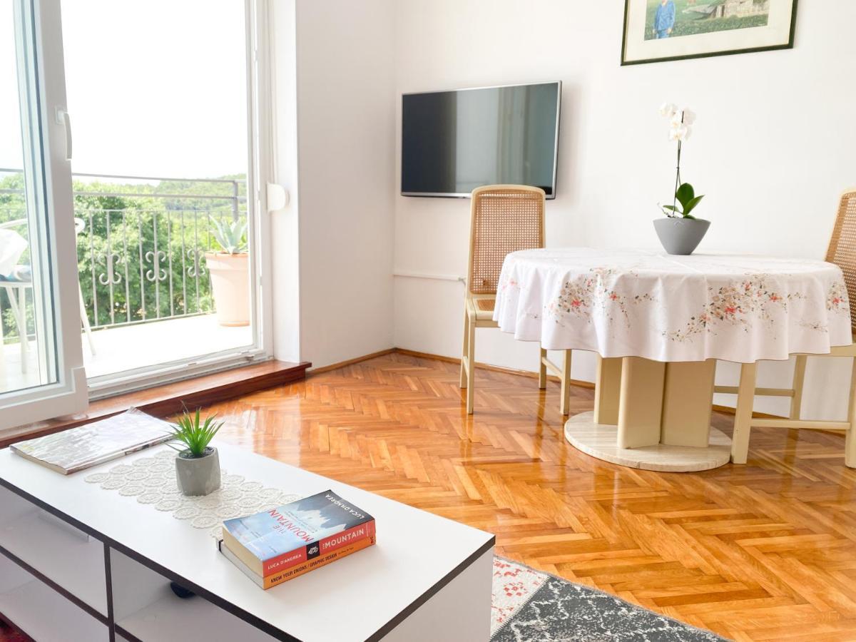 Apartment Centener 罗维尼 外观 照片
