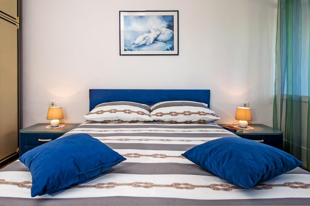 Apartment Centener 罗维尼 外观 照片